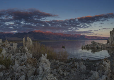 Predawn light and tufas