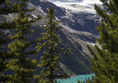 Dramatic views of mountain lakes